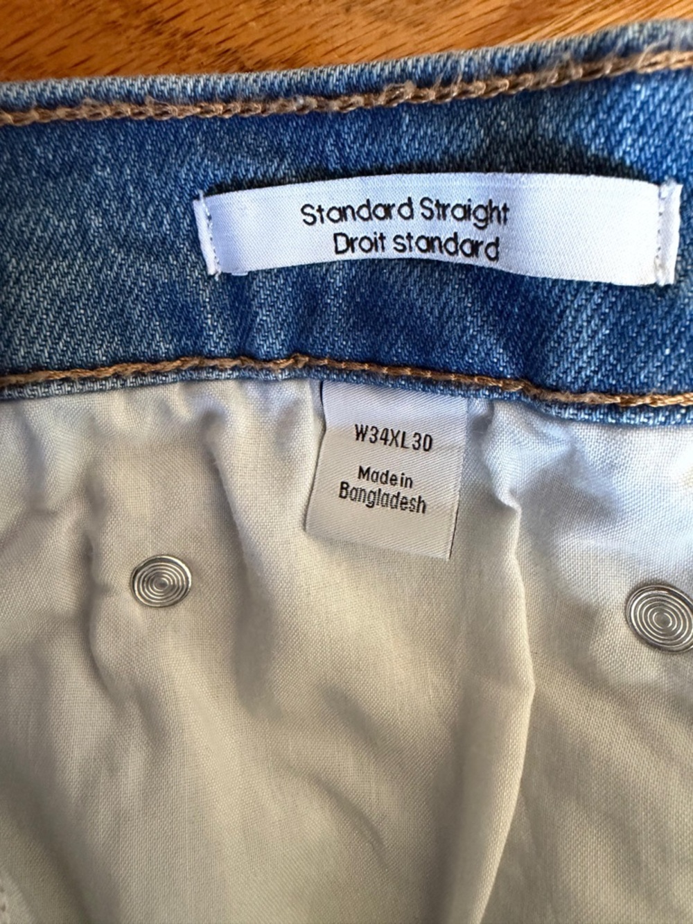 Calvin Klein Light Blue Denim Jeans with Red Logo Tag - Picture 4 of 7